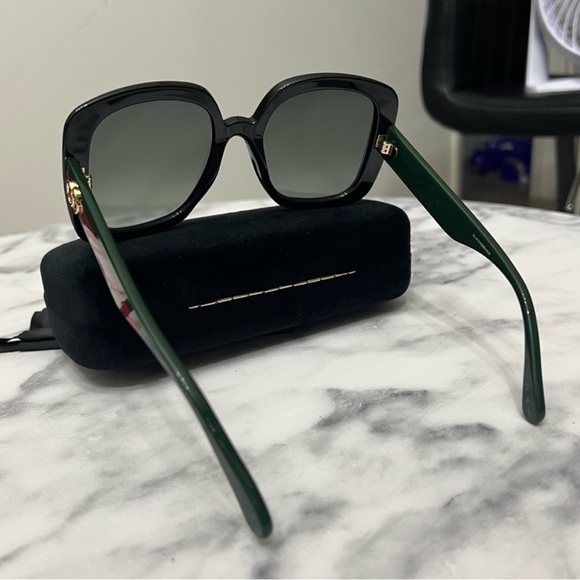 GUCCI Sherry Line Black Frame Oversized Sunglasses - Picture 6 of 11